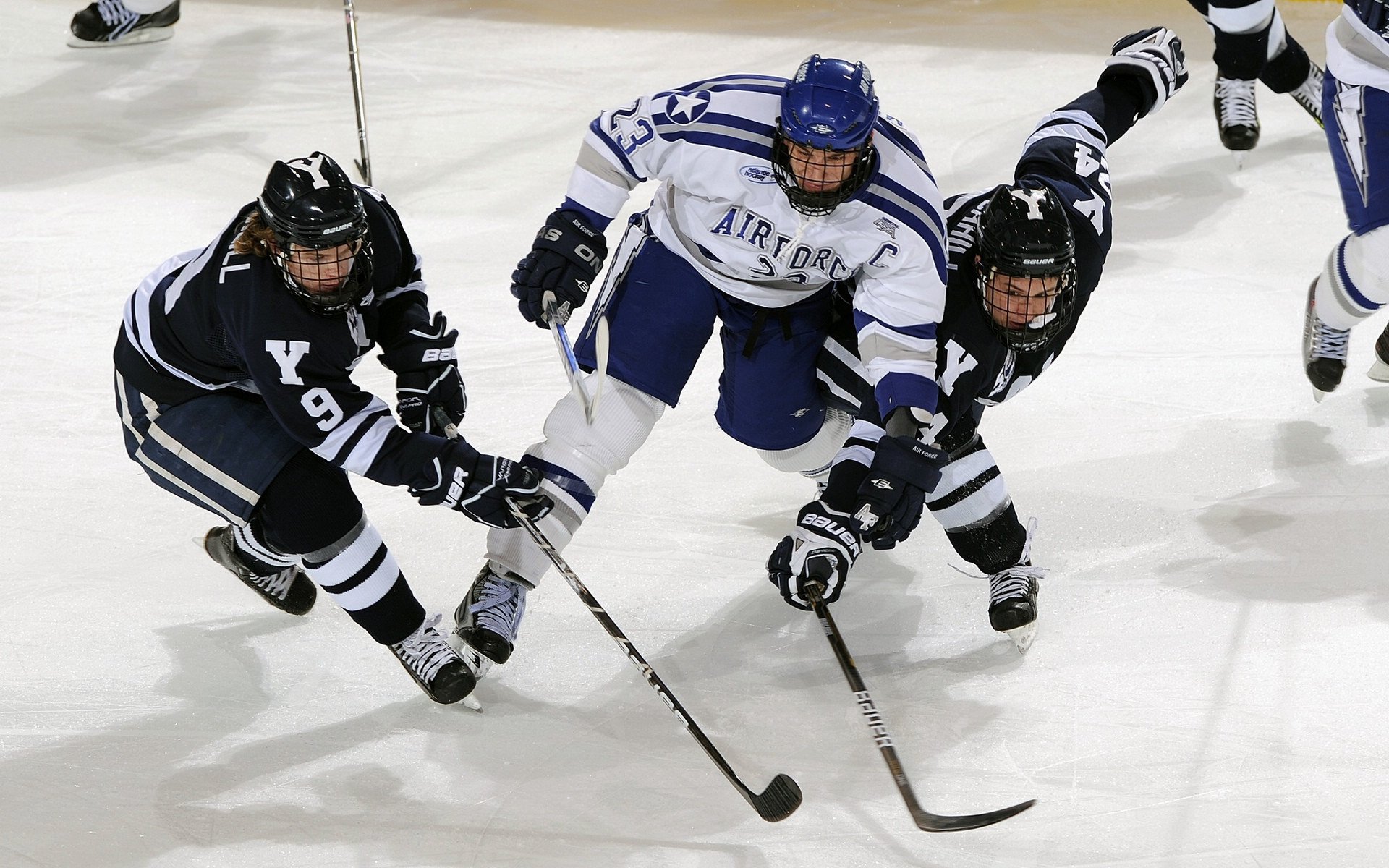 接力大战美国领先 全场沸腾,美国接力比赛