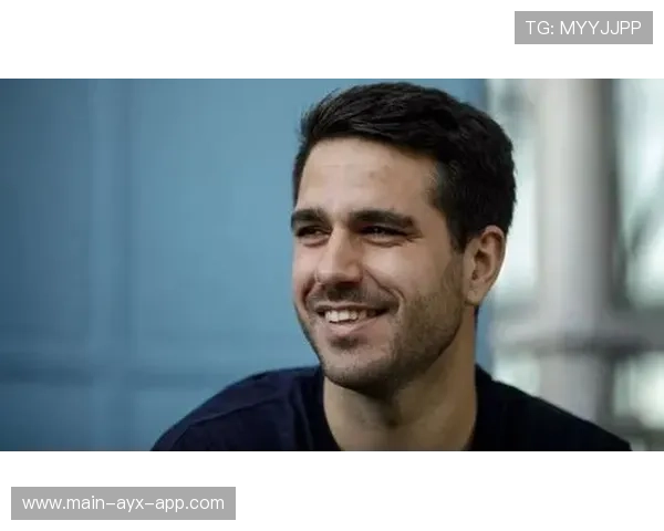 前锋连续两场首发即送关键球,媒体称其“靠得住” 前锋连续两场首发即送关键球,媒体称其“靠得住”